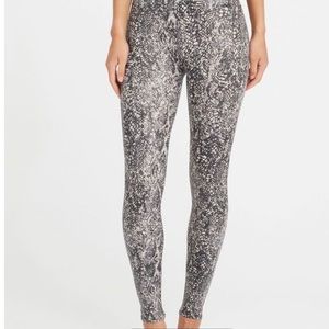 Spanx Snakeskin Shine Leggings (Faux Leather) NWT